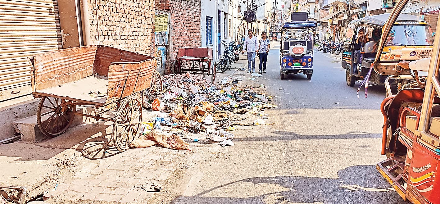 काम में लापरवाही पर चार जमादार डिमोट, वापस बनाये गये सफाईकर्मी