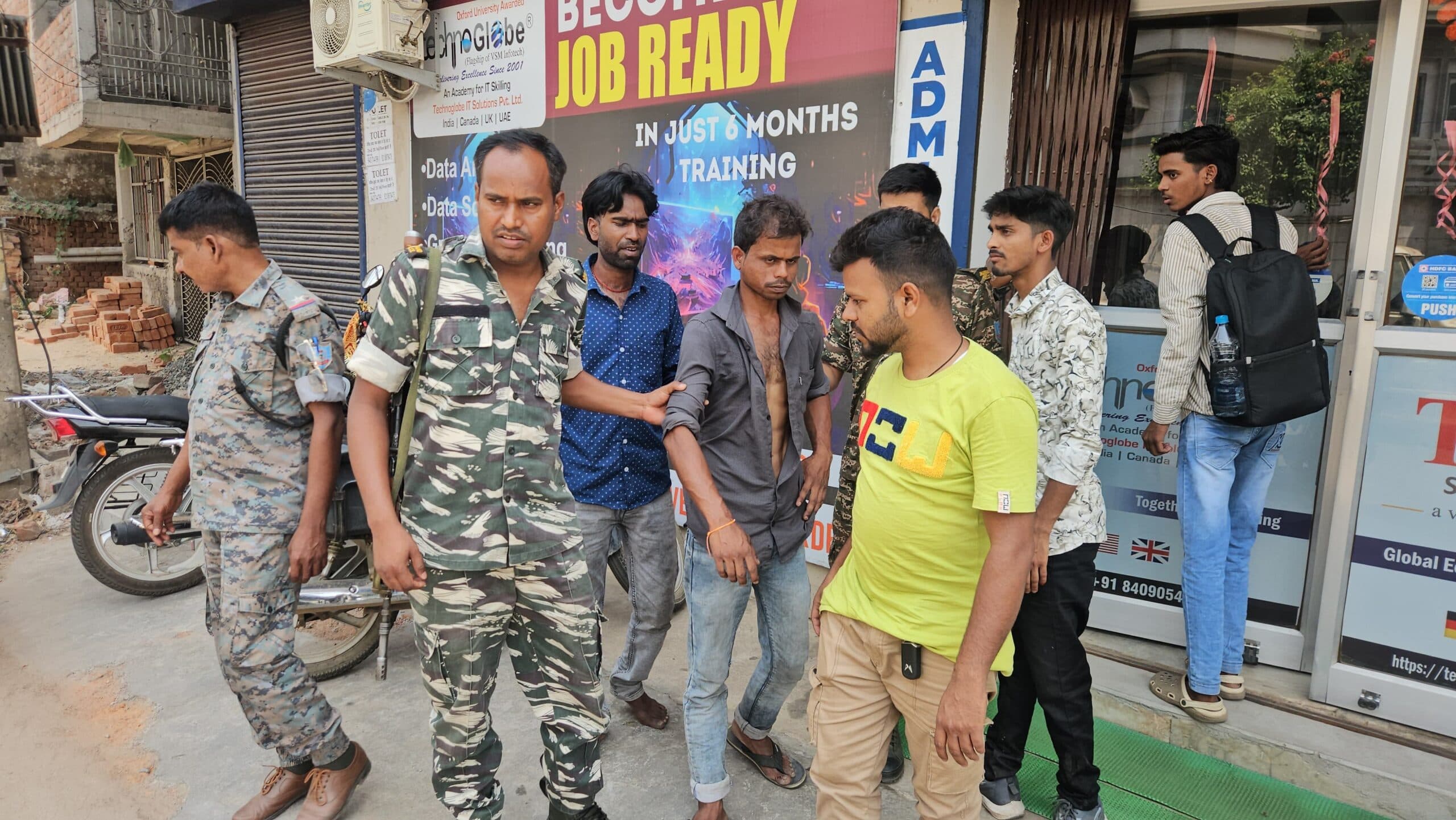 Giridih News :मोबाइल चोरी के आरोप में युवक की पिटाई