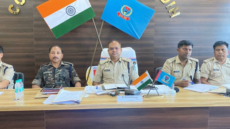 Giridih News :किसी भी अपराध में 24 घंटे में भीतर गिरफ्तारी सुनिश्चित करें : एसपी