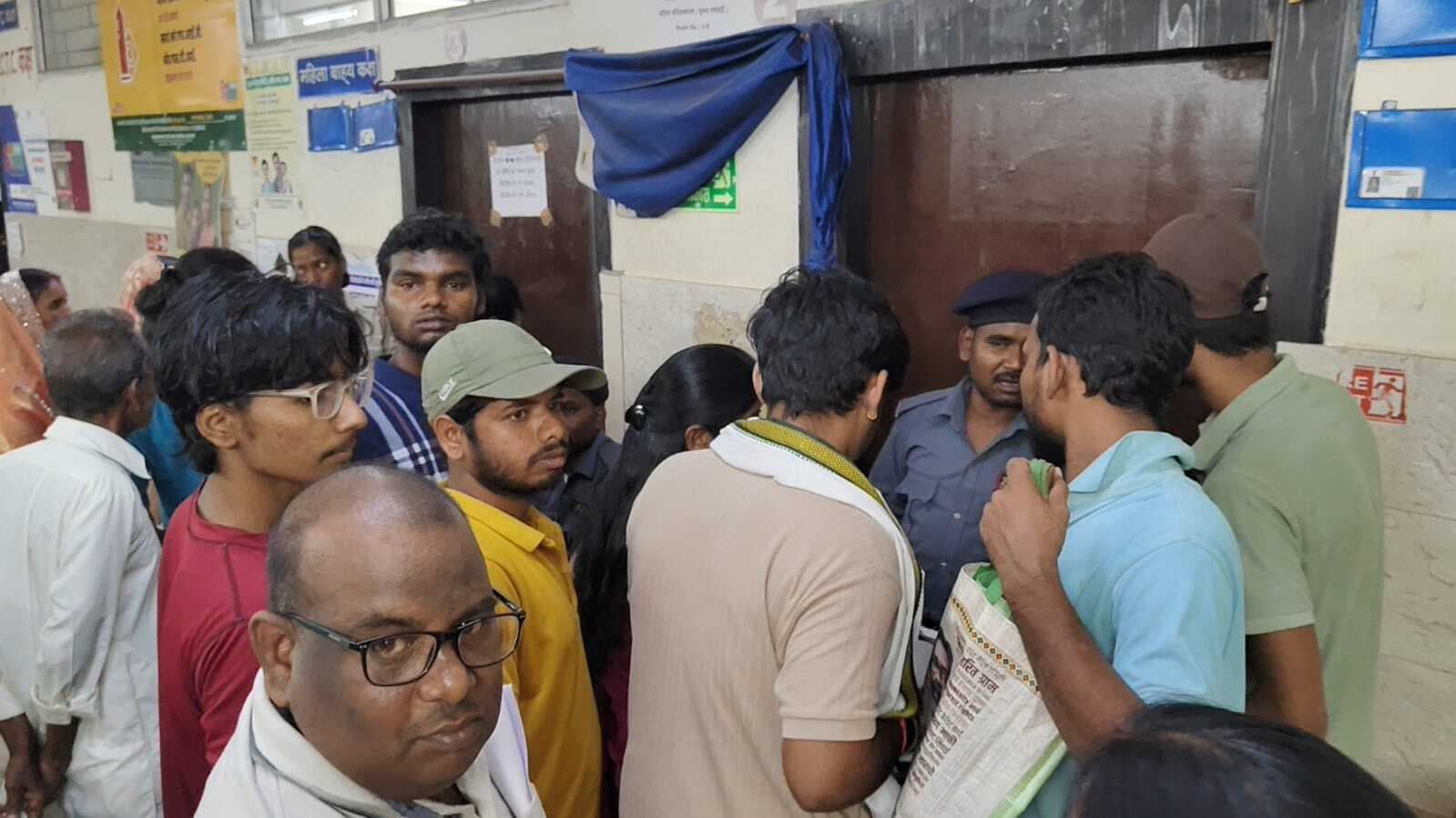 Bokaro News : चिकित्सक पर महिला मरीज से मारपीट करने का आरोप