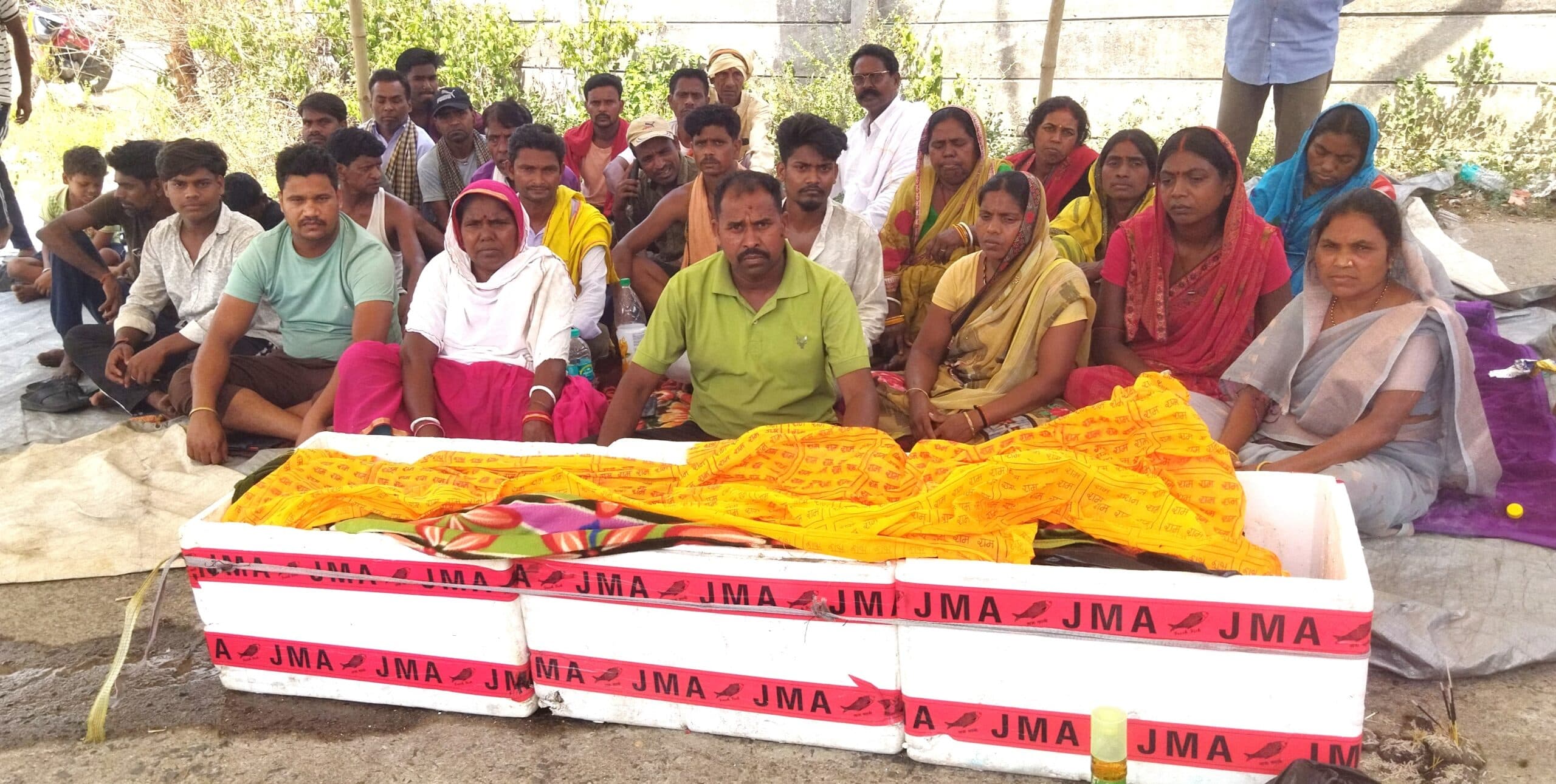 Bokaro News : संविदा पर नियोजन व तीन लाख रुपया मुआवजा के समझौते के बाद उठा शव