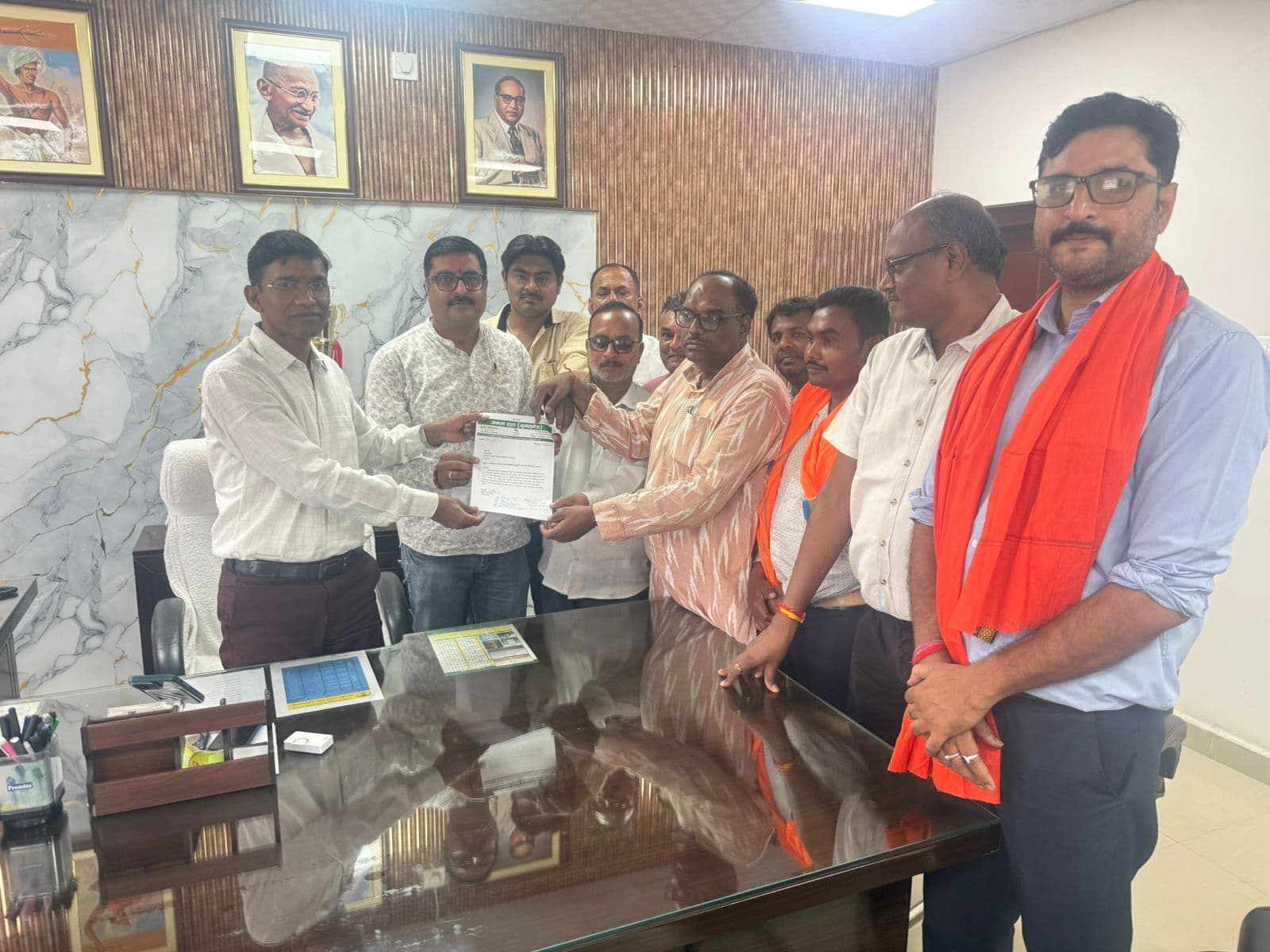 Jamshedpur News :  बिजली की लचर व्यवस्था के खिलाफ जीएम से मिला जदयू का प्रतिनिधिमंडल