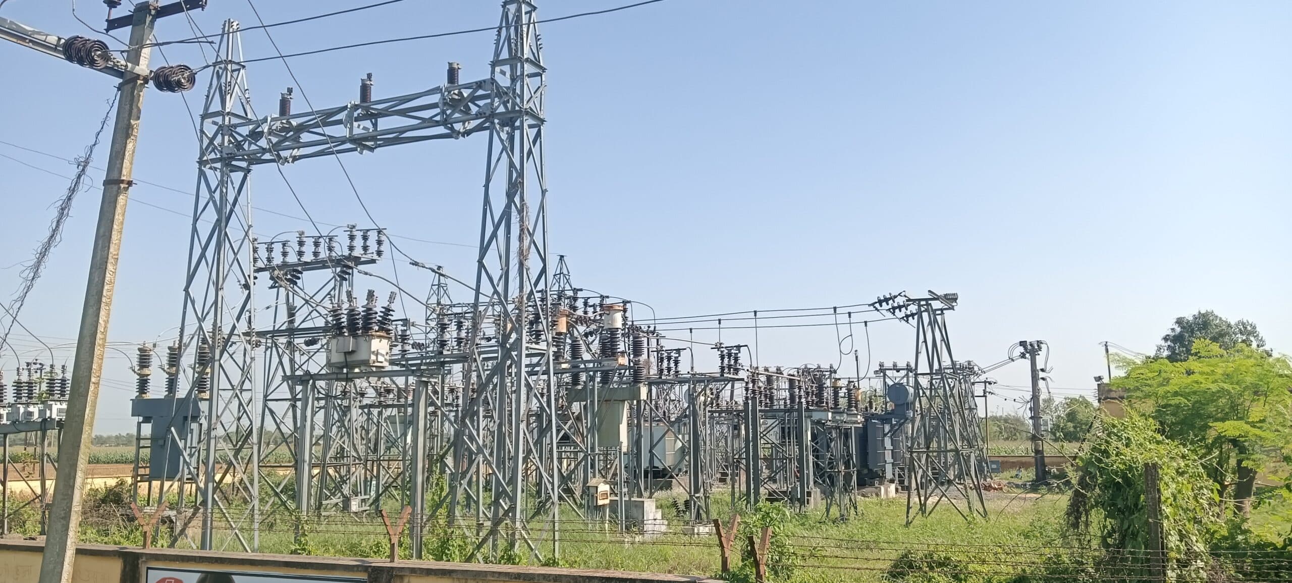 क्षेत्र में महज 10 से 12 घंटे ही हो पा रही बिजली आपूर्ति