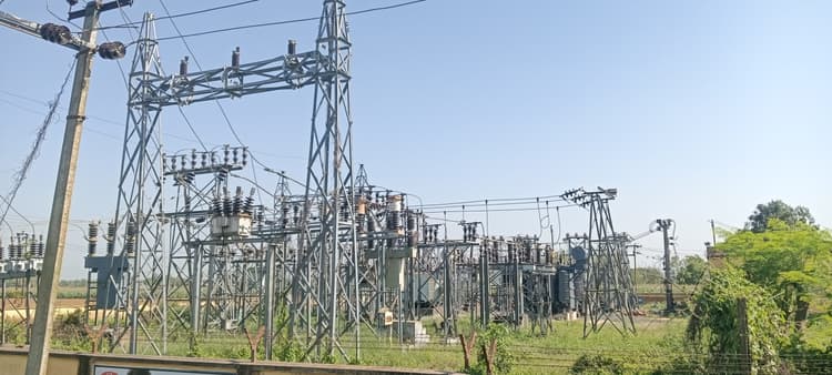 क्षेत्र में महज 10 से 12 घंटे ही हो पा रही बिजली आपूर्ति