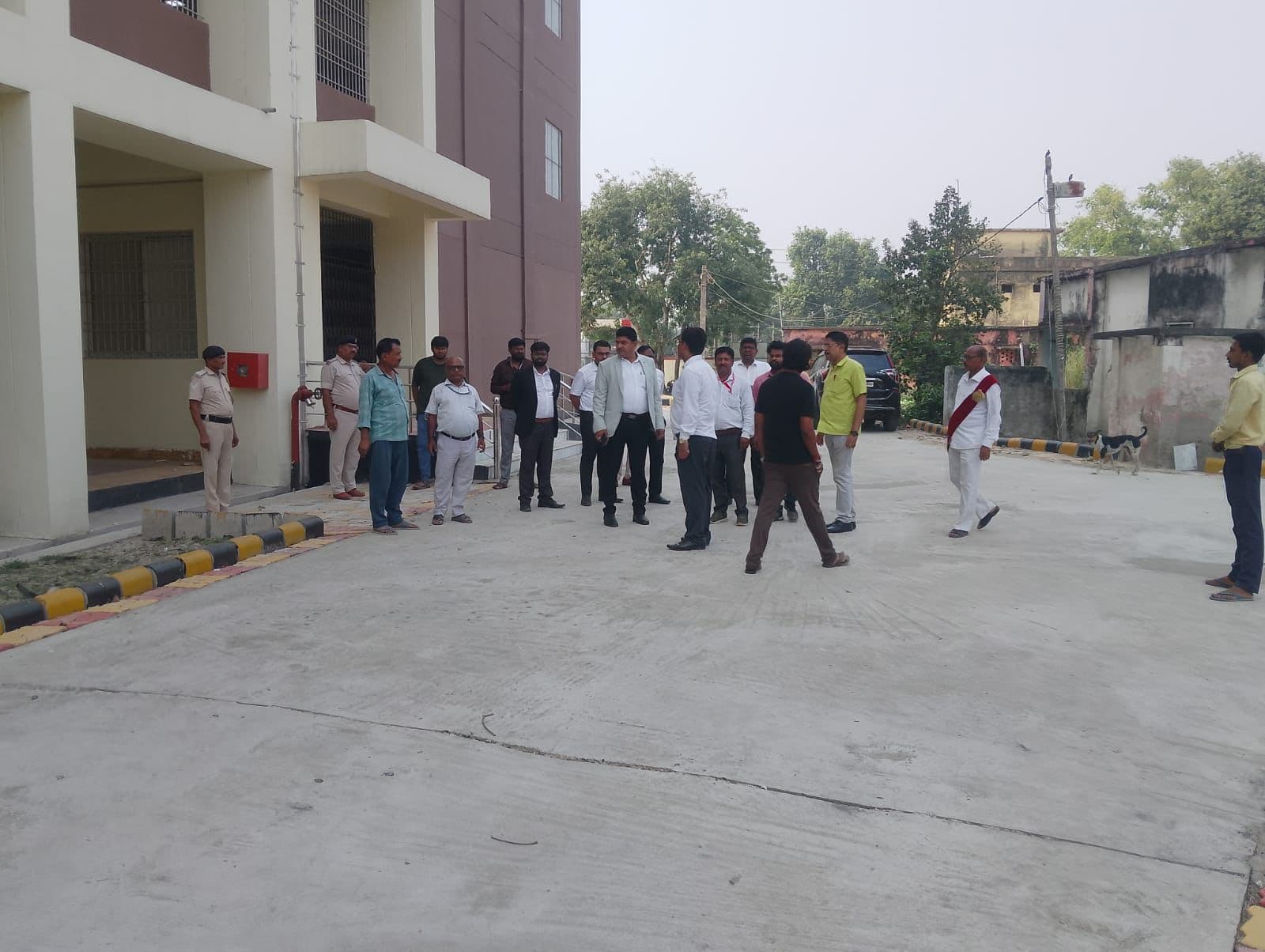 प्रधान जिला जज ने टेन कोर्ट बिल्डिंग का किया निरीक्षण