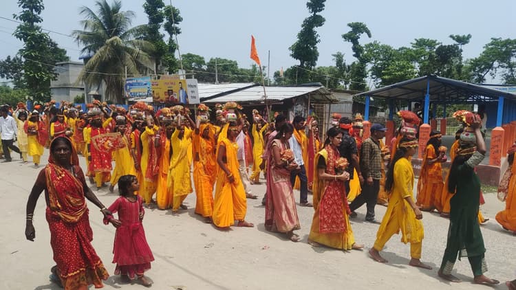 श्रीमद्भागवत कथा का भव्य शुभारंभ, 301 कन्याओं ने कलश यात्रा में हुई शामिल