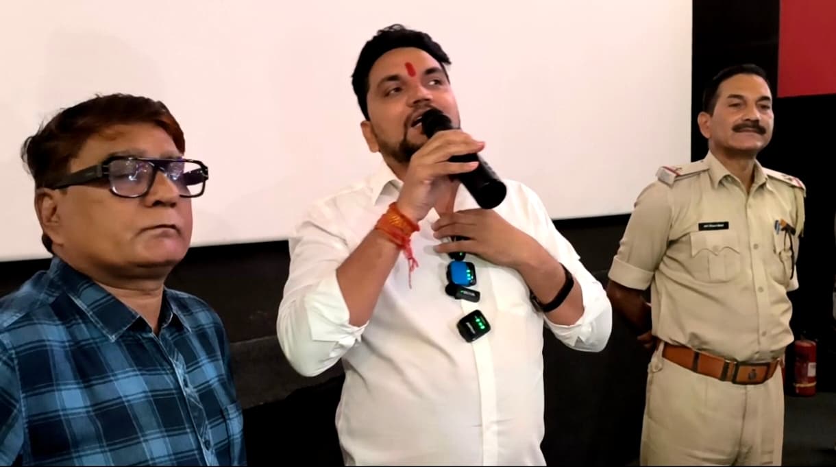 नवादा पहुंचे भोजपुरी स्टार गुंजन सिंह, ''मगध पुत्र'' के लिए मांगा समर्थन