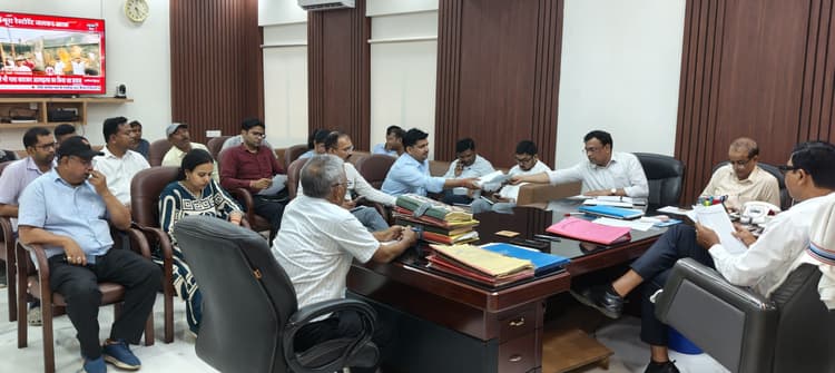 भीषण गर्मी से निबटने को प्रशासन सतर्क, बिजली-पानी व स्वास्थ्य सेवाओं पर कड़ा फोकस