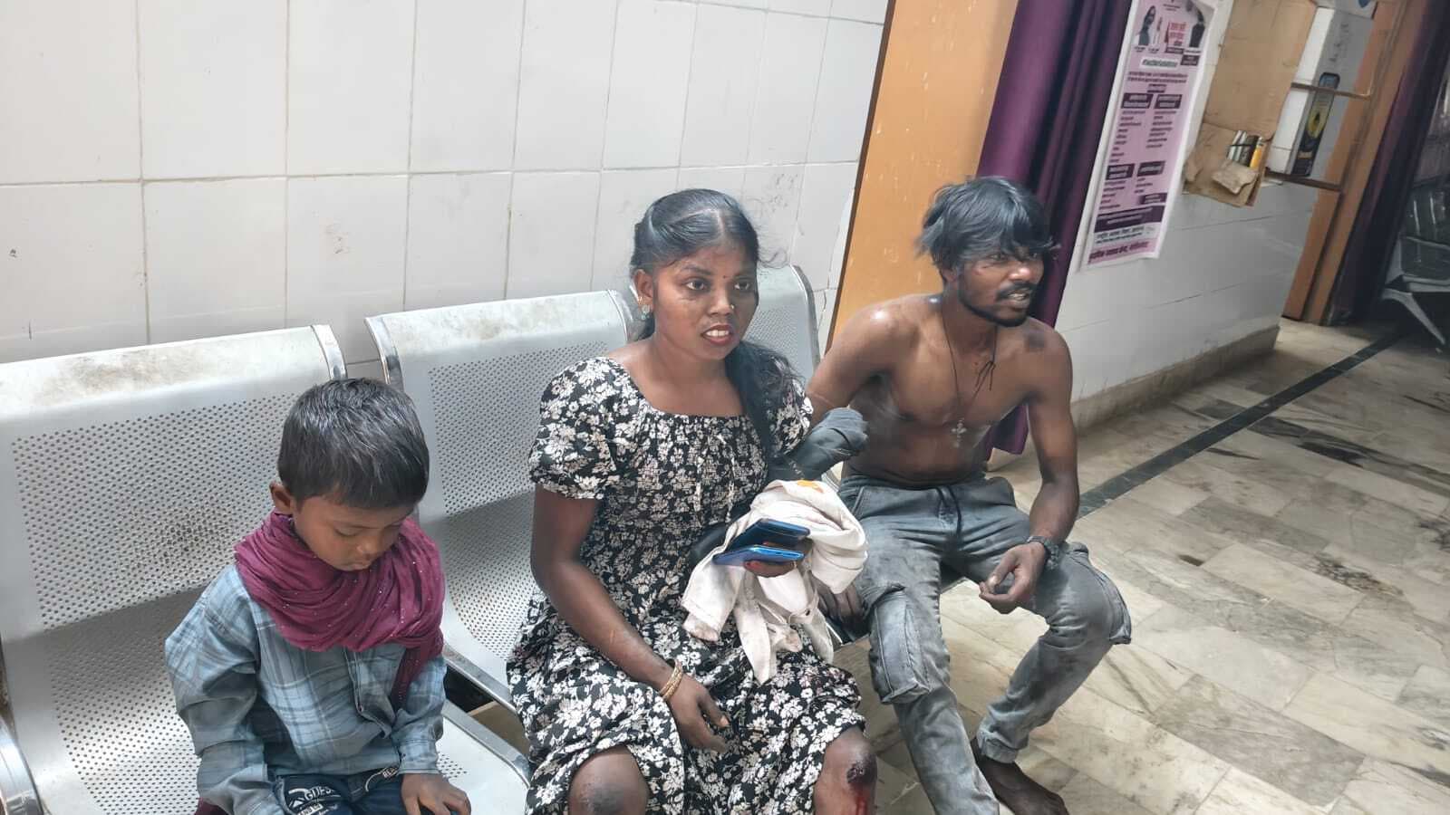 हादसा : बाइक की टक्कर से एक ही परिवार के चार घायल