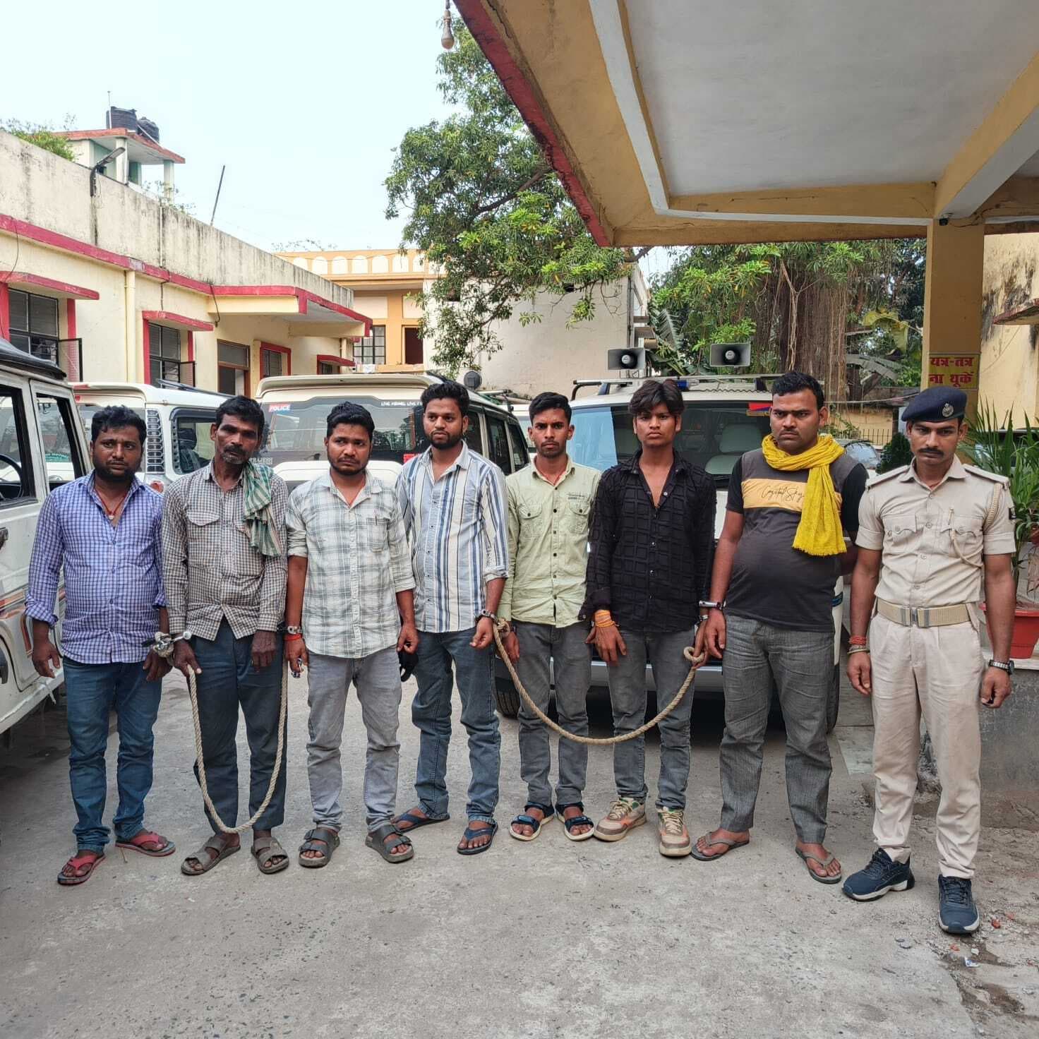 मद्यनिषेध व उत्पाद विभाग की टीम ने की छापेमारी, सात गिरफ्तार