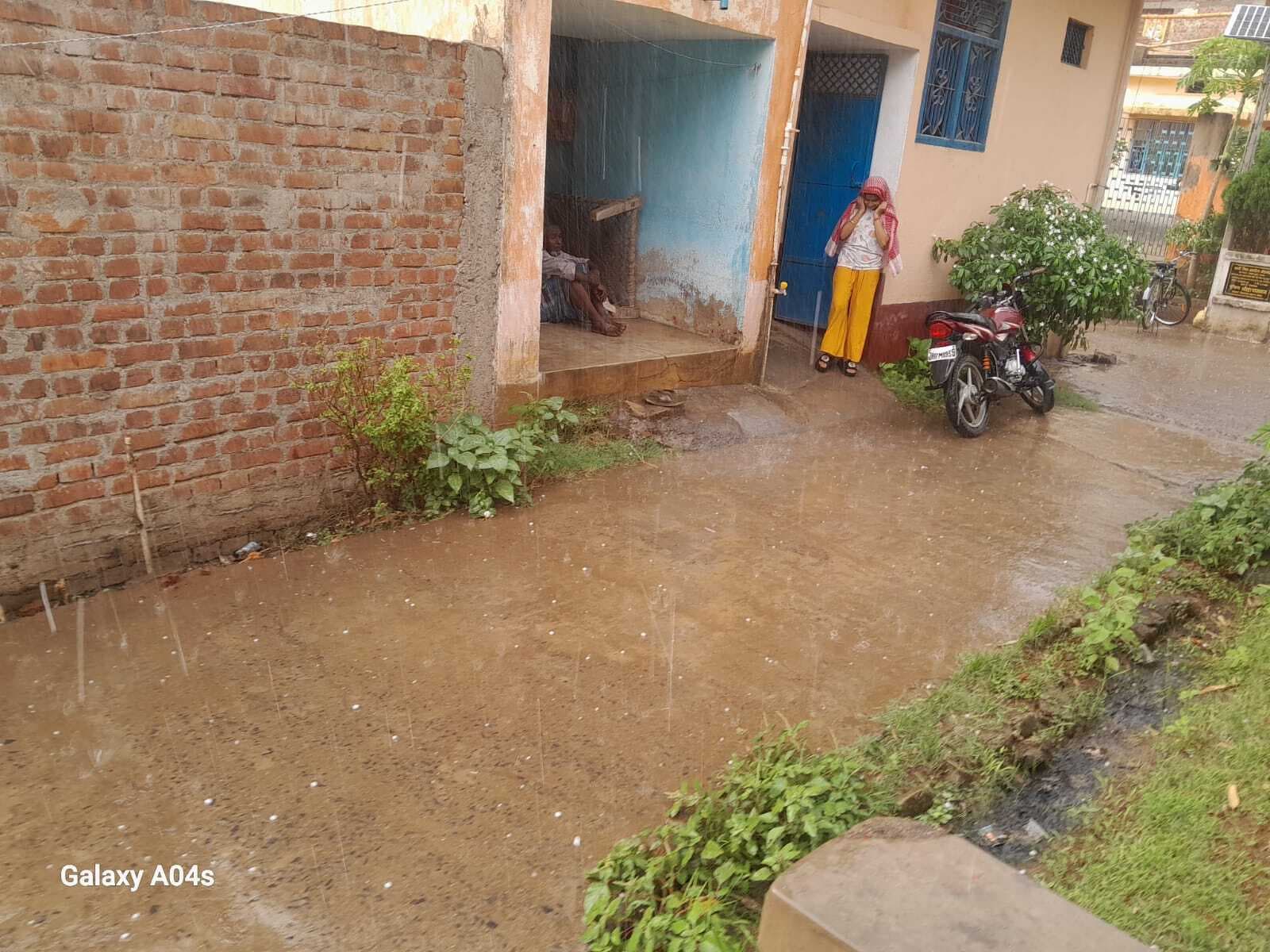 पंजवारा में ओलावृष्टि के साथ हुई झमाझम बारिश, भीषण गर्मी से मिली बड़ी राहत