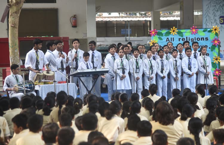 संत जेवियर्स हाइस्कूल में अंतर धार्मिक प्रार्थना सभा का हुआ आयोजन