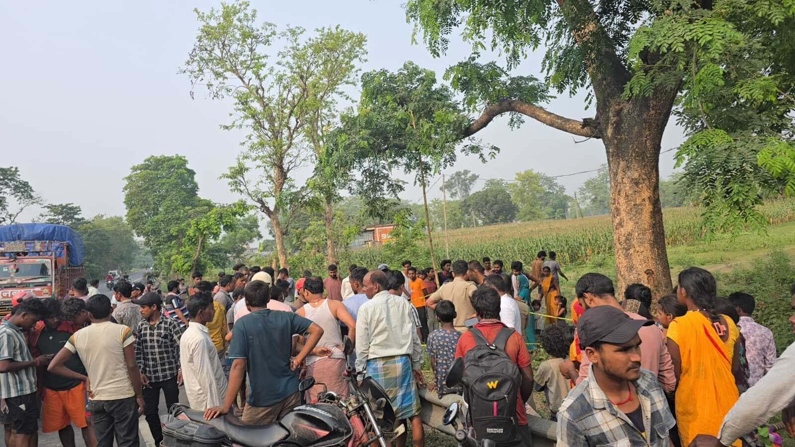 पति व ससुराल वालों ने दहेज के लिए विवाहिता की हत्या कर एनएच किनारे फेंका शव