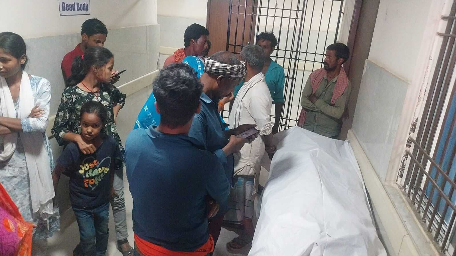 डीजे गाड़ी पलटने से युवक की मौत, पांच घायल