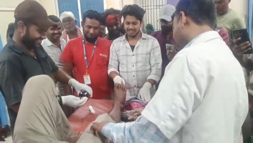 अपराधियों ने माइक्रोफाइनेंस कर्मी को पैर में मारी गोली, रेफर