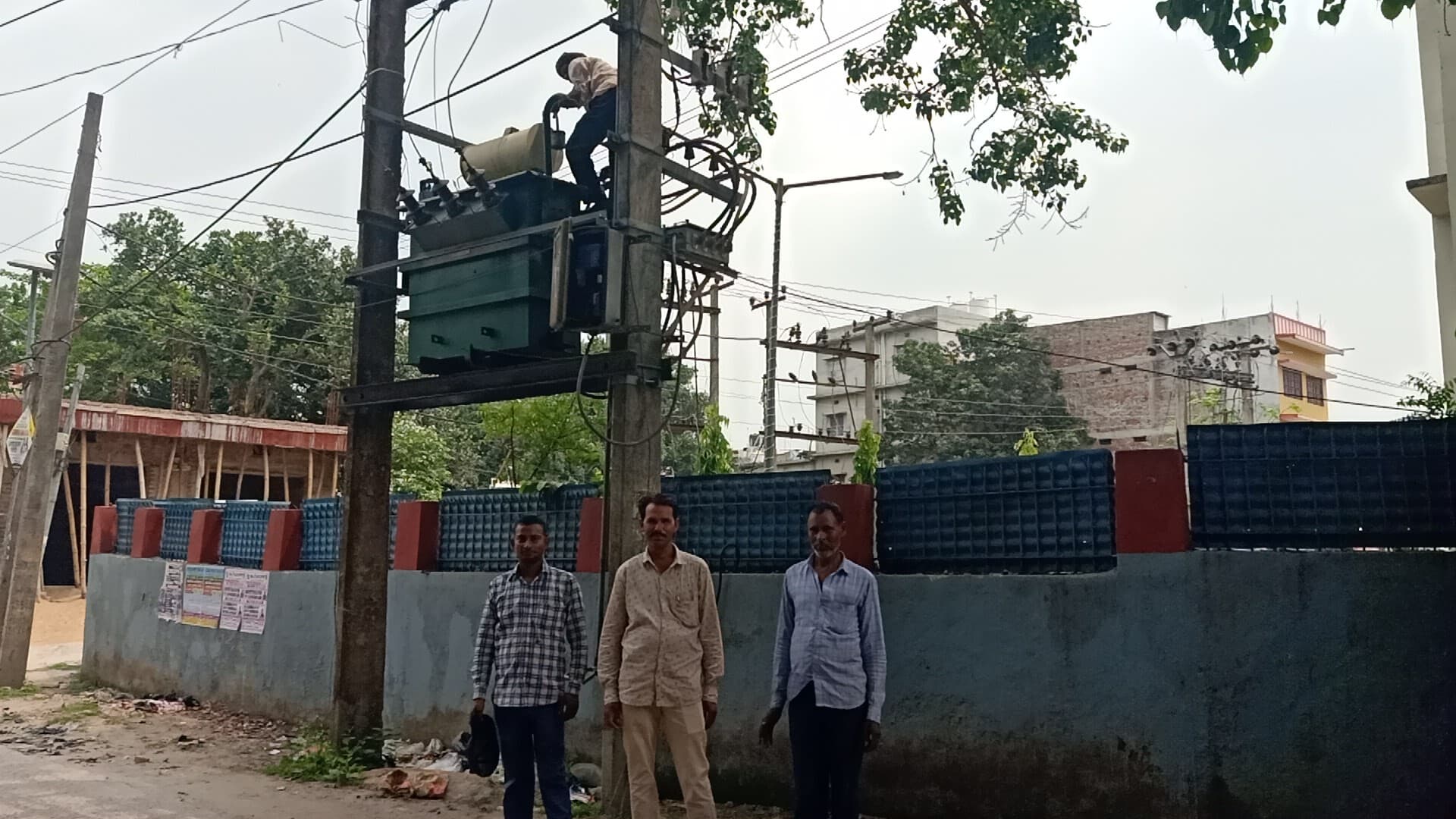 गर्मी बढ़ने के साथ बिजली की आंख मिचौनी जारी