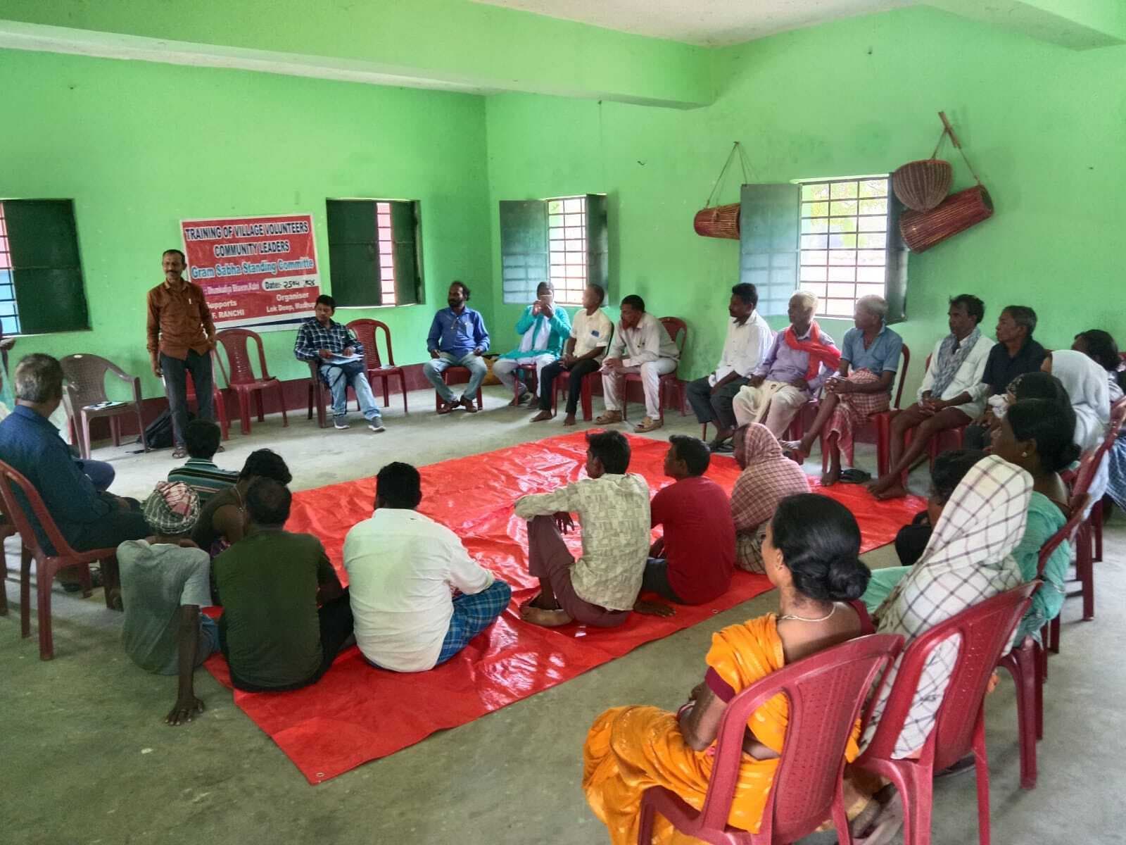 ग्रामसभा में लोगों को दी गयी पेसा कानून की जानकारी