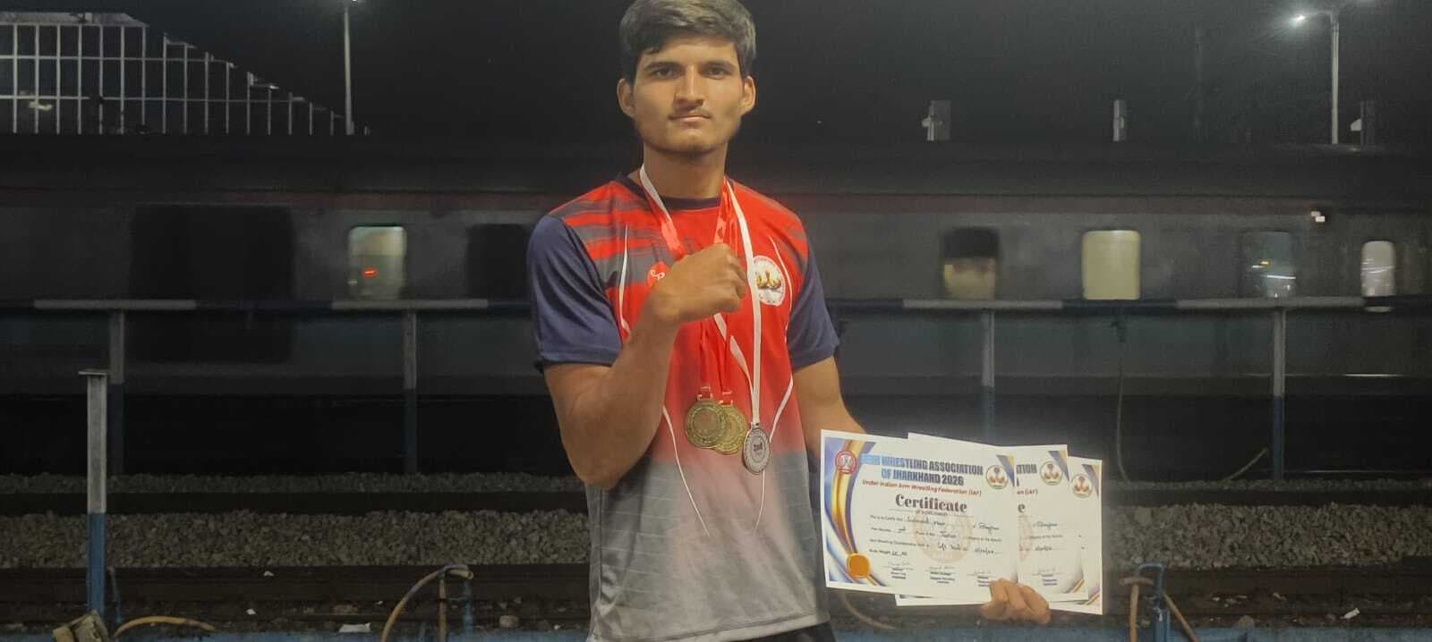 स्टेट आर्म रैसलिंग प्रतियोगिता में नावेद बना चैंपियन