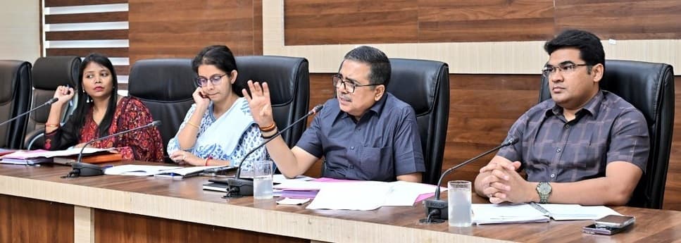 Bokaro News : न्यायालय के मामलाें में गंभीरता बरतने का निर्देश