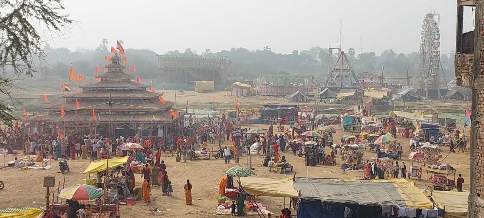 किऊल नदी में नौ दिवसीय महायज्ञ में पहुंच रहे दूर-दूर से लोग