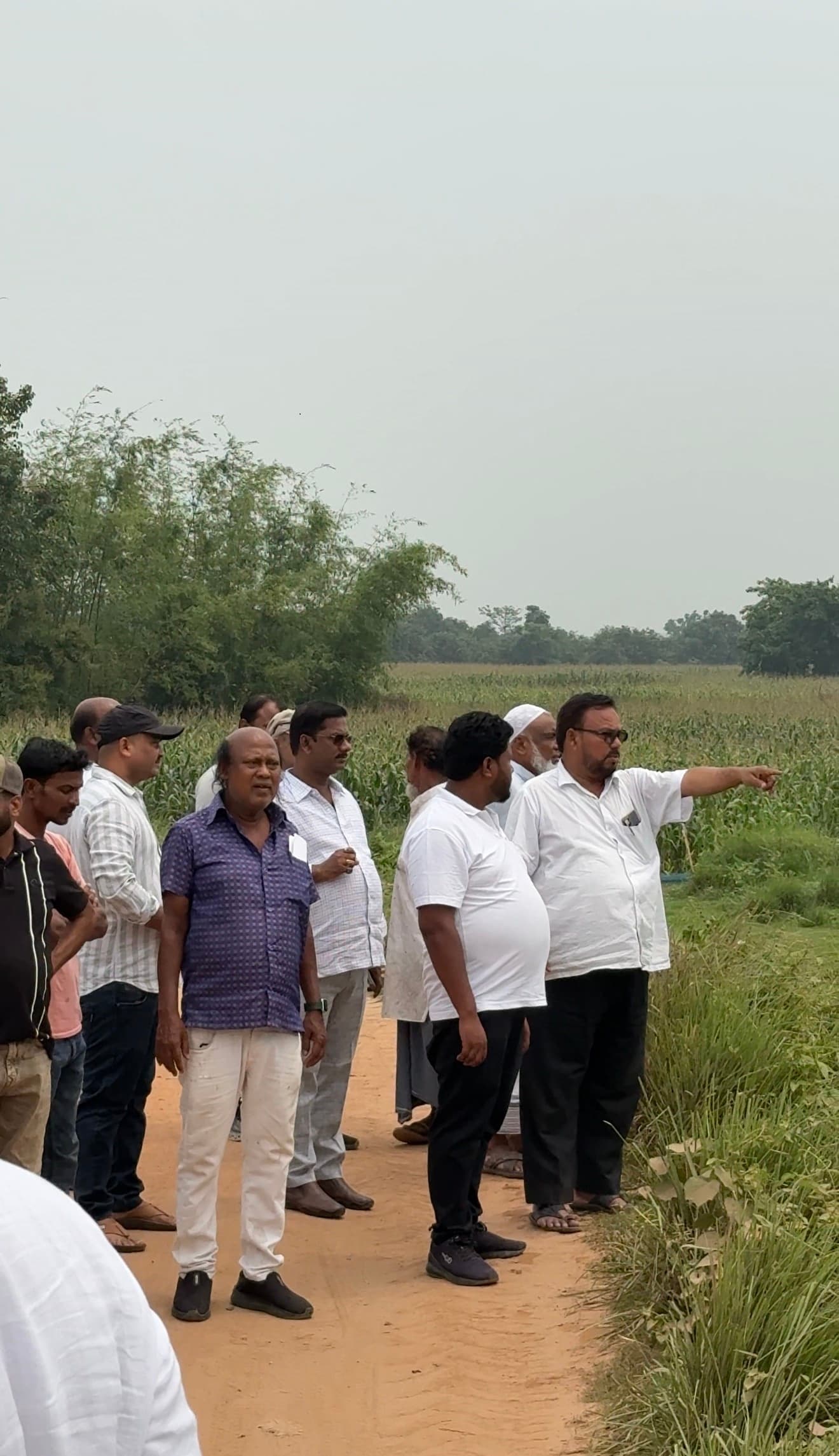 खगड़ा-मझिया पुल निर्माण की बाधाएं दूर, नप अध्यक्ष ने किया निरीक्षण