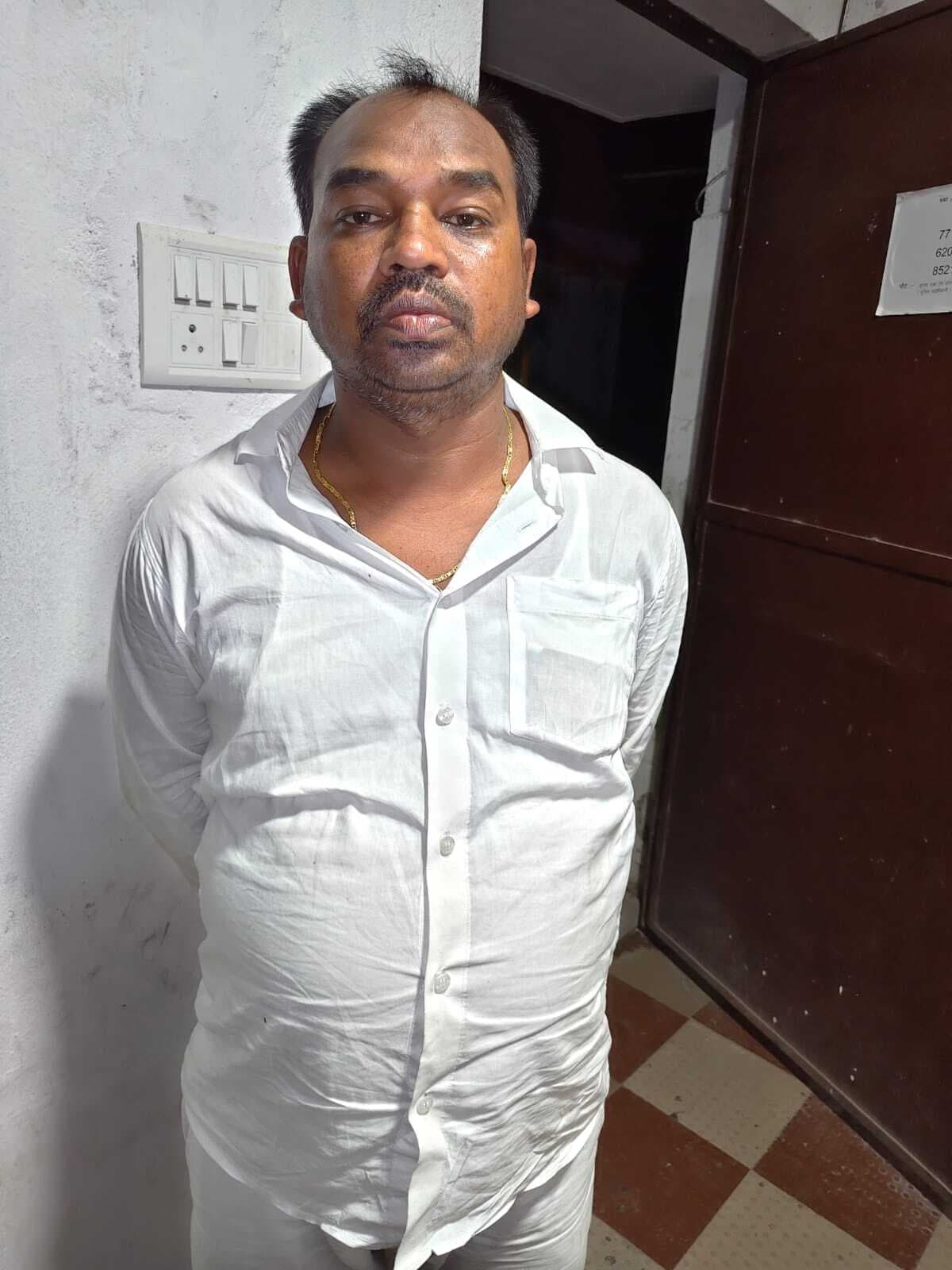 हैंड ग्रेनेड व पिस्टल के साथ सुधीर साव गिरफ्तार