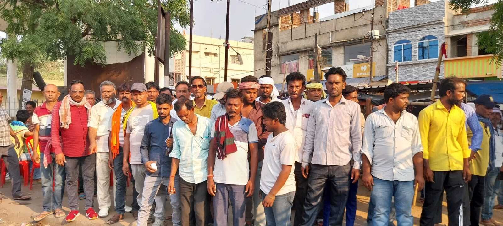 Seraikela Kharsawan News : एक परमिट पर चल रहीं तीन- तीन बसें, पुलिस करे कार्रवाई : दीपक