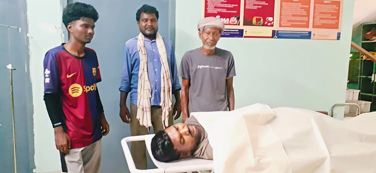 East Singhbhum News : शौच के लिए सड़क पार कर रहे युवक को वाहन ने कुचला, मौत