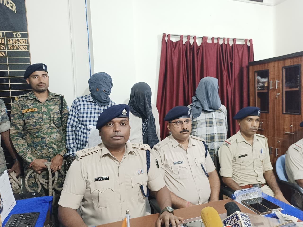 Dhanbad News: अंतरराज्जीय गिरोह चोरी की घटनाओं को दे रहा था अंजाम, तीन गिरफ्तार