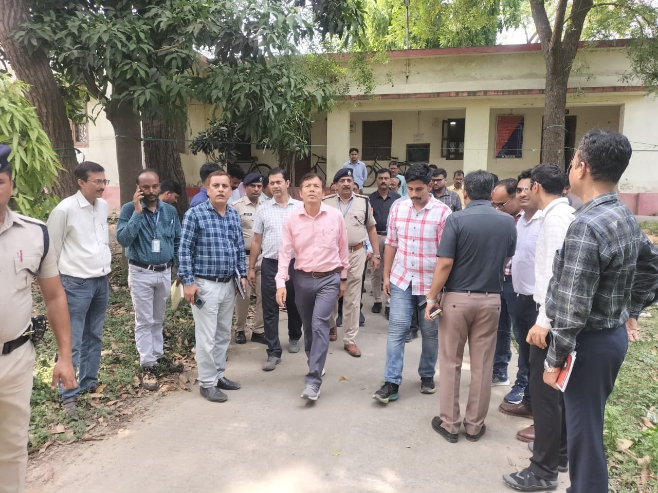 Katihar. इंफ्रास्ट्रक्चर, रखरखाव व्यवस्था एवं यात्री सुविधाओं का डीआरएम ने लिया जायजा