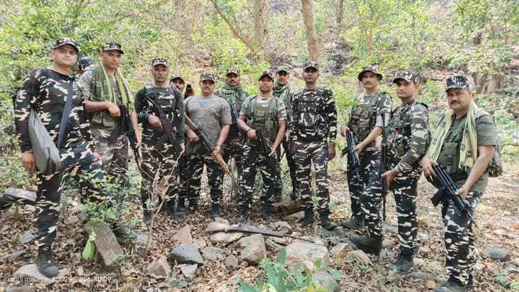 BIG BREAKING FROM JAMUI. गिद्धेश्वर जंगल से नक्सली हथियार और गोला बारूद बरामद