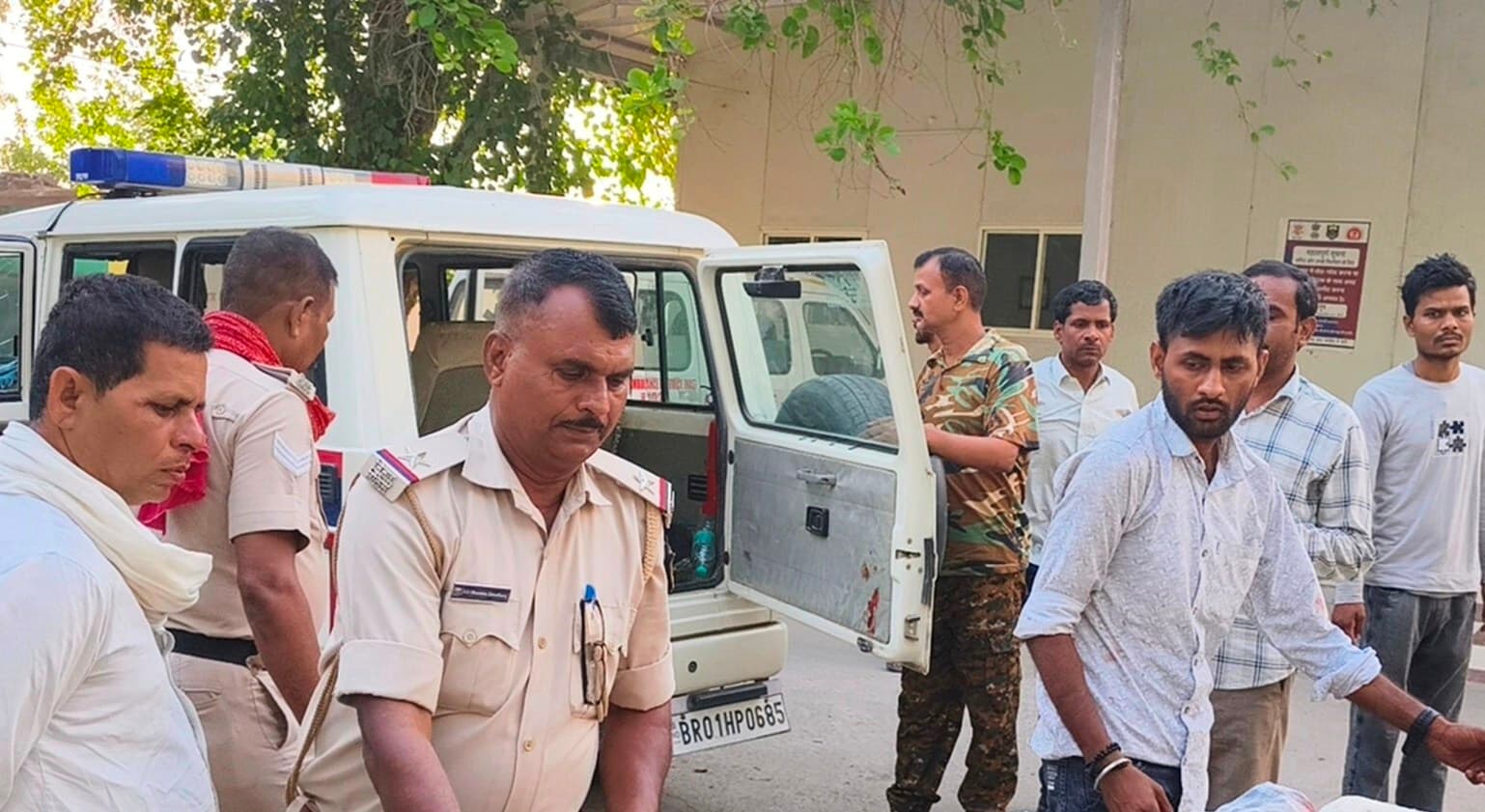 ट्रेन से गिरकर यूपी के अधेड़ की दर्दनाक मौत