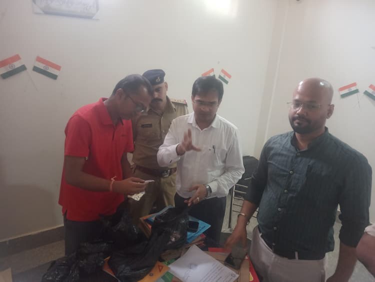 नशा मुक्ति केंद्रों का एसडीएम ने लिया जायजा, 24 घंटे के भीतर दस्तावेज प्रस्तुत करने का दिया निर्देश