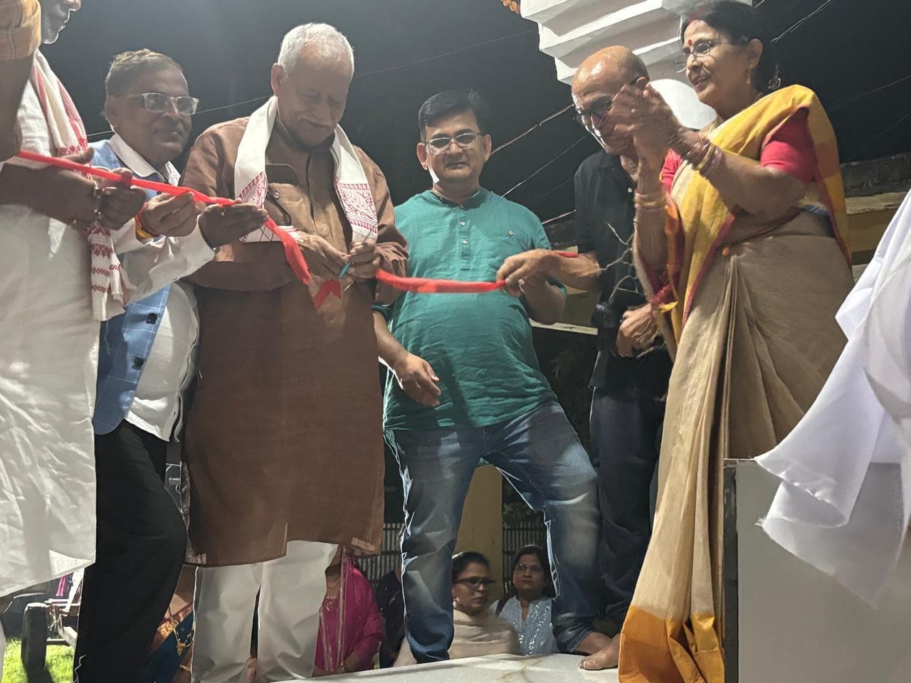 जगदीश बाबू के प्रतिमा का हुआ अनावरण