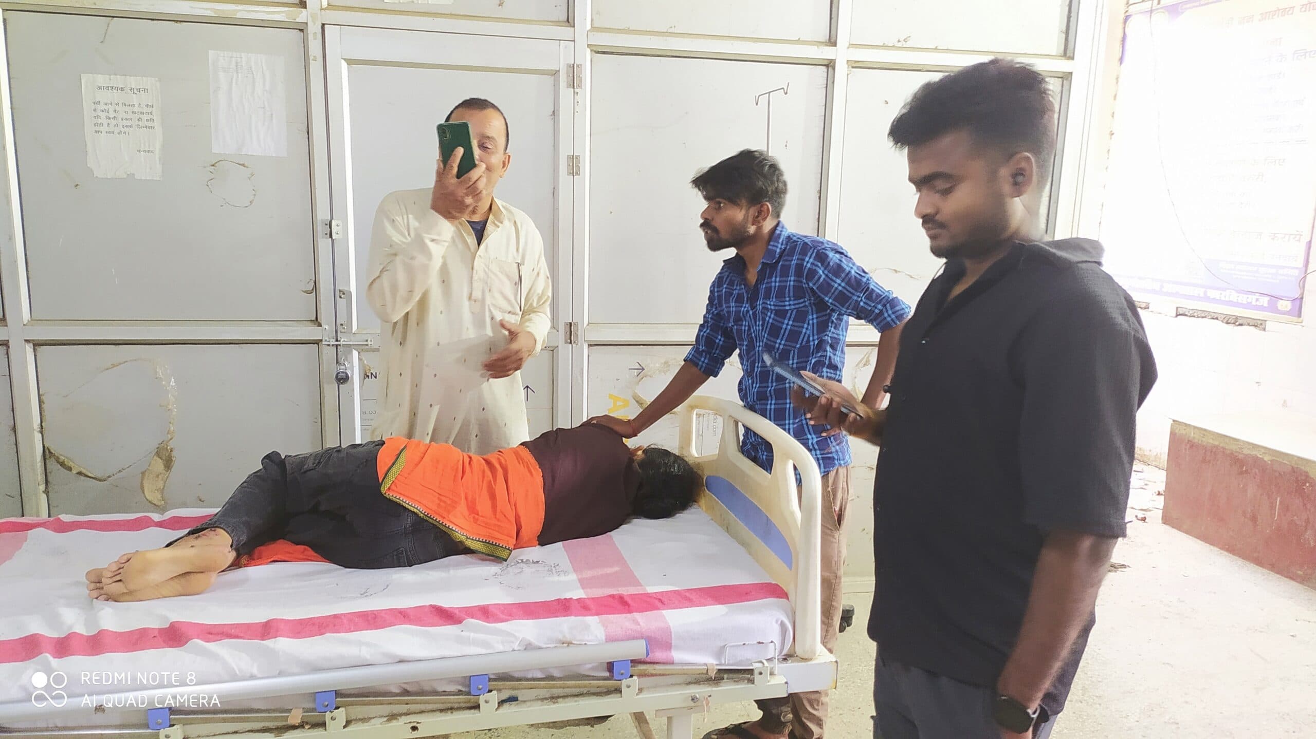 वाहन की ठोकर से बाइक सवार छात्रा घायल