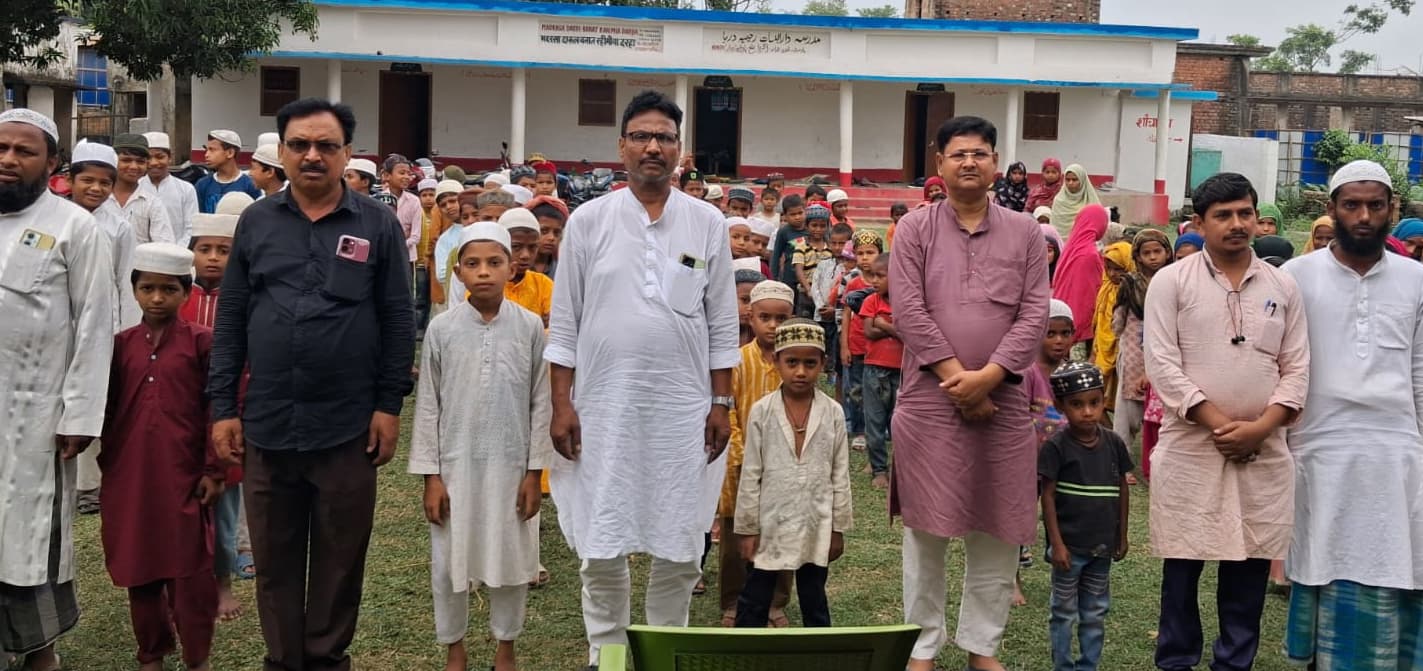 गांव के बच्चों को बेहतर शिक्षा के लिए कड़ी मेहनत की दी गई प्रेरणा