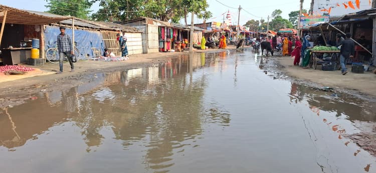 बारिश ने बिगाड़ी शहर की सूरत, आवागमन में परेशानी