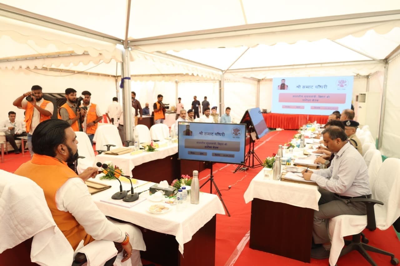 सभी परियोजनाओं को हर हाल में 31 मई तक करें पूरा : सीएम