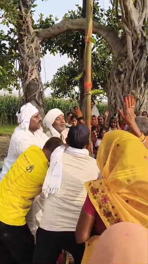 श्रीमद् भागवत कथा को लेकर भूमि पूजन तथा ध्वजारोहण का कार्य हुआ संपन्न
