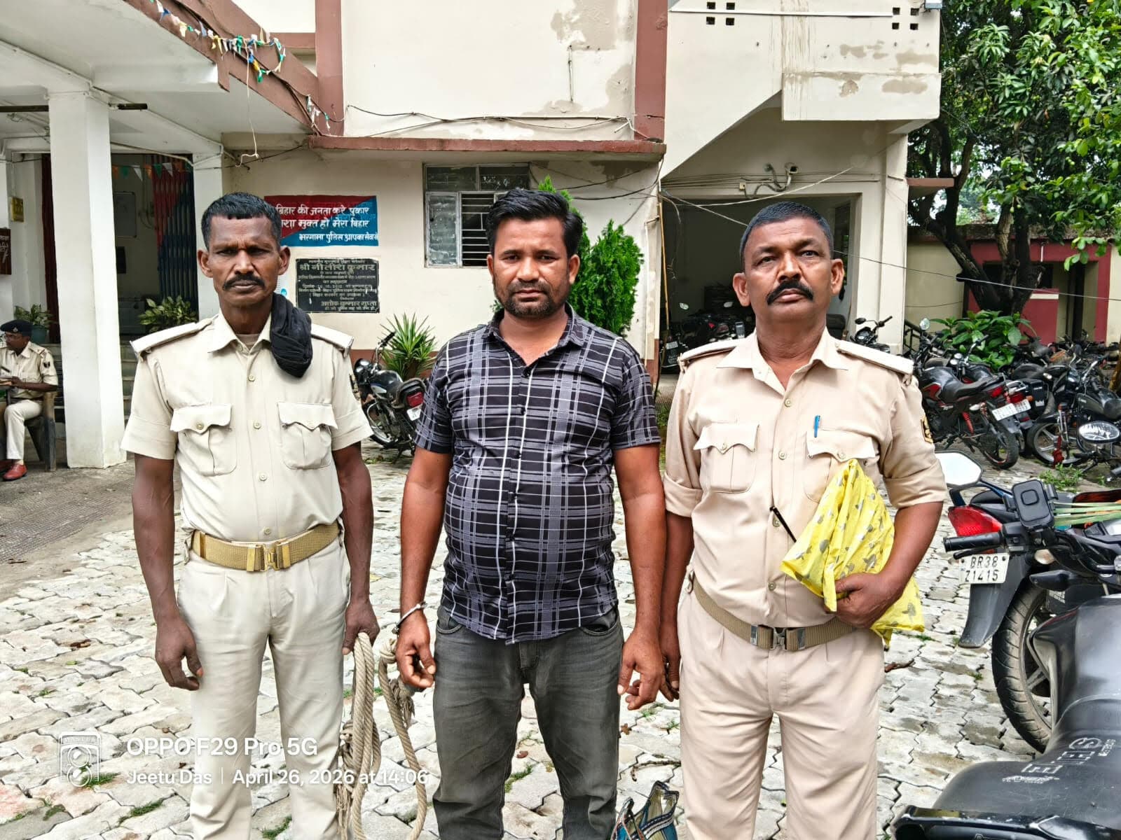 शराब बरामदगी मामले में तस्कर गिरफ्तार