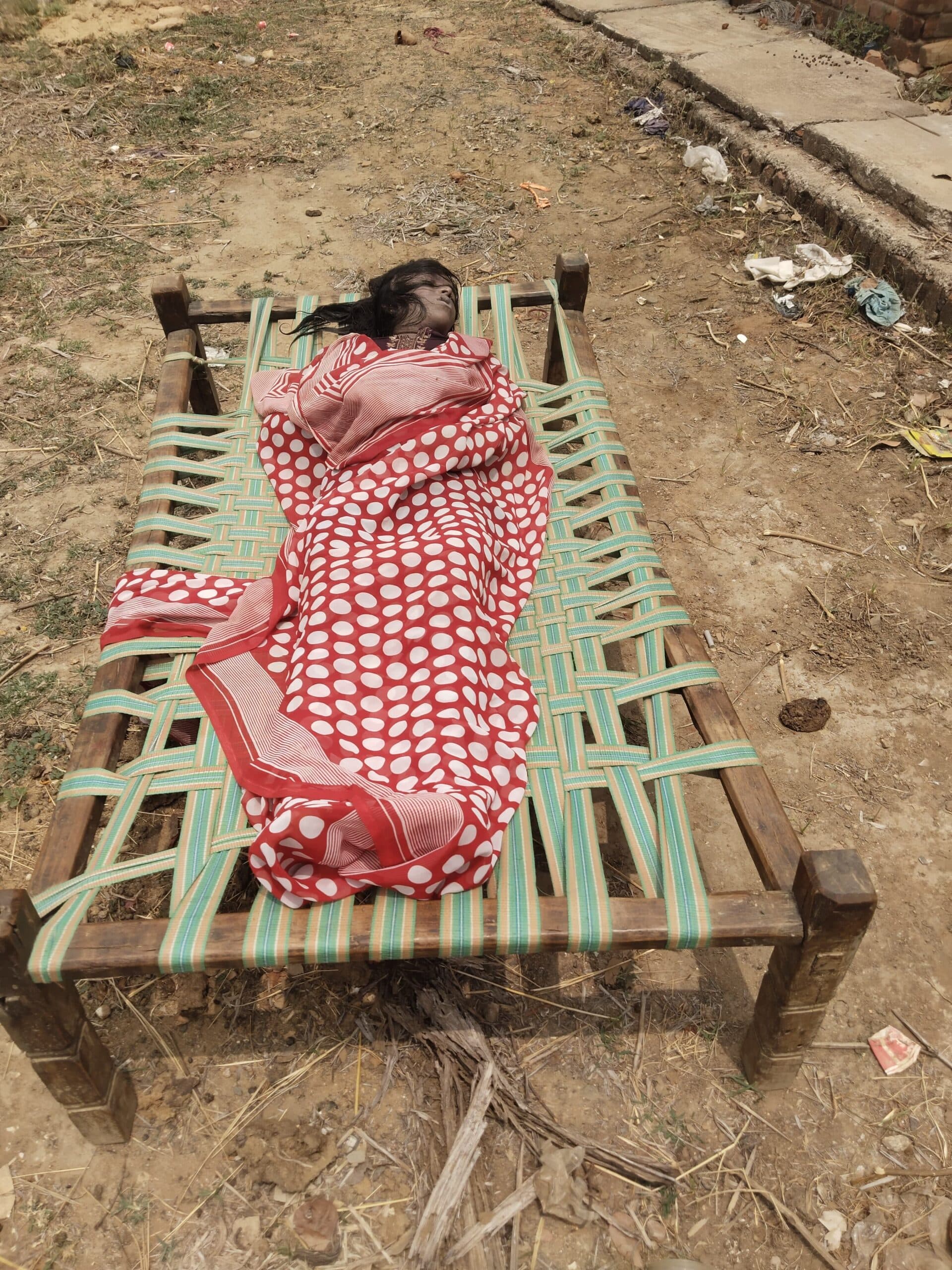 तीन दिनों से लापता युवती का शव कुंआ से बरामद