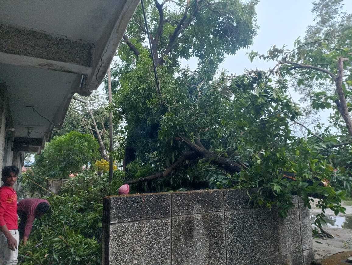 आंधी-बारिश से पीएम श्री नवोदय विद्यालय को भारी नुकसान