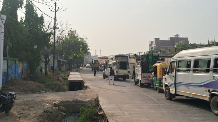 चांदनी चौक पर फिर लगा भीषण जाम, घंटों जूझते रहे राहगीर