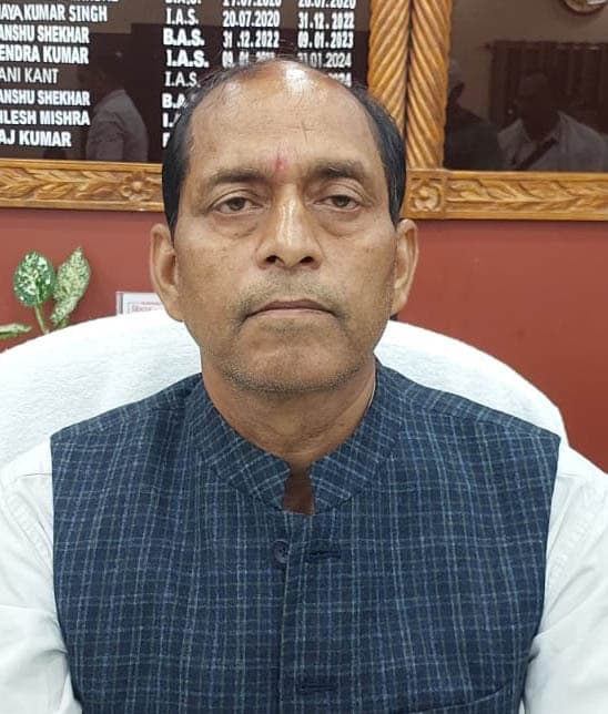 जिलाधिकारी ने की स्वगणना, नागरिकों से 2027 की जनगणना में भागीदारी की अपील