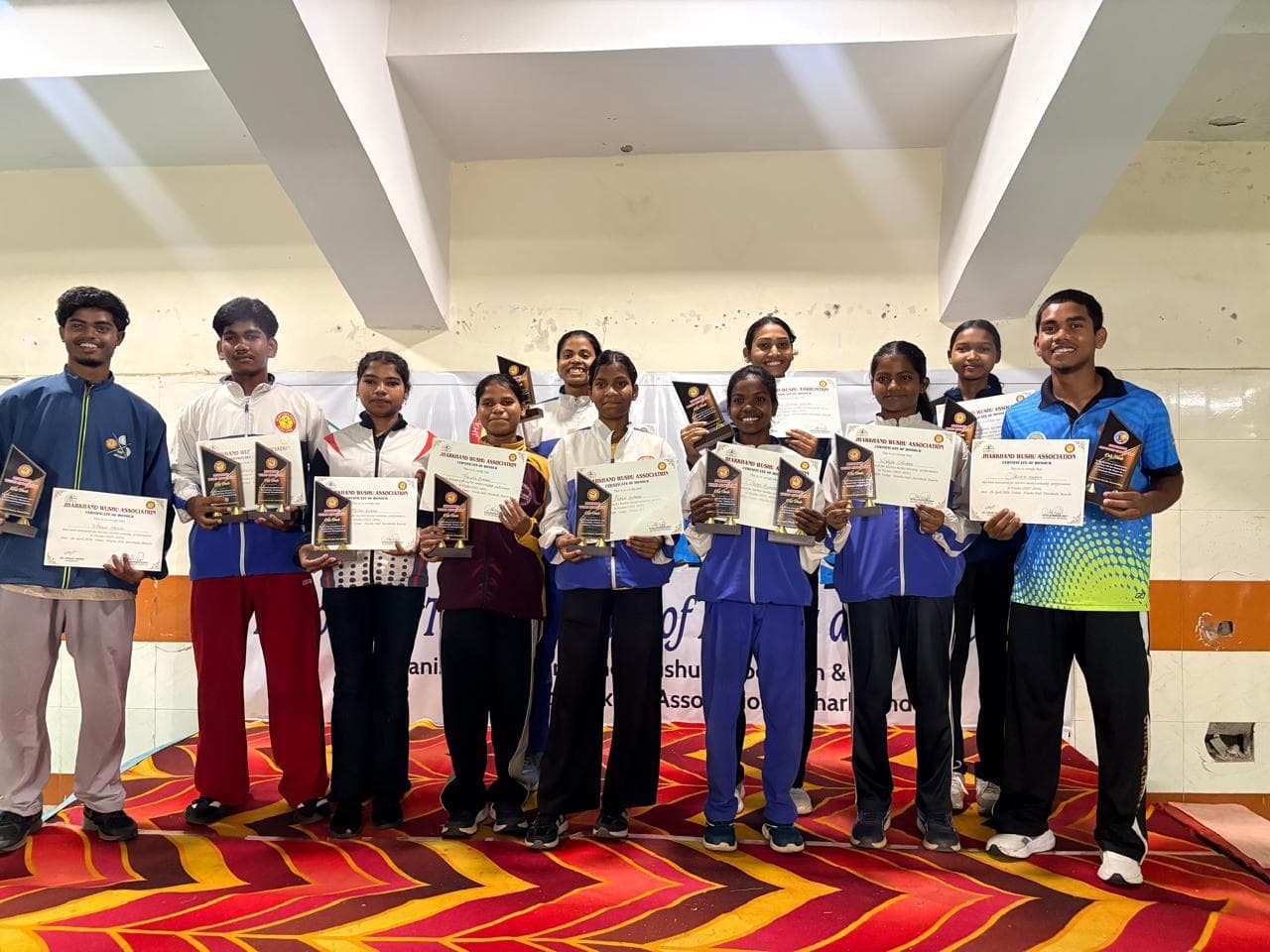 कोयलांचल के 12 खिलाड़ियों को वुशू संघ ने सम्मानित किया