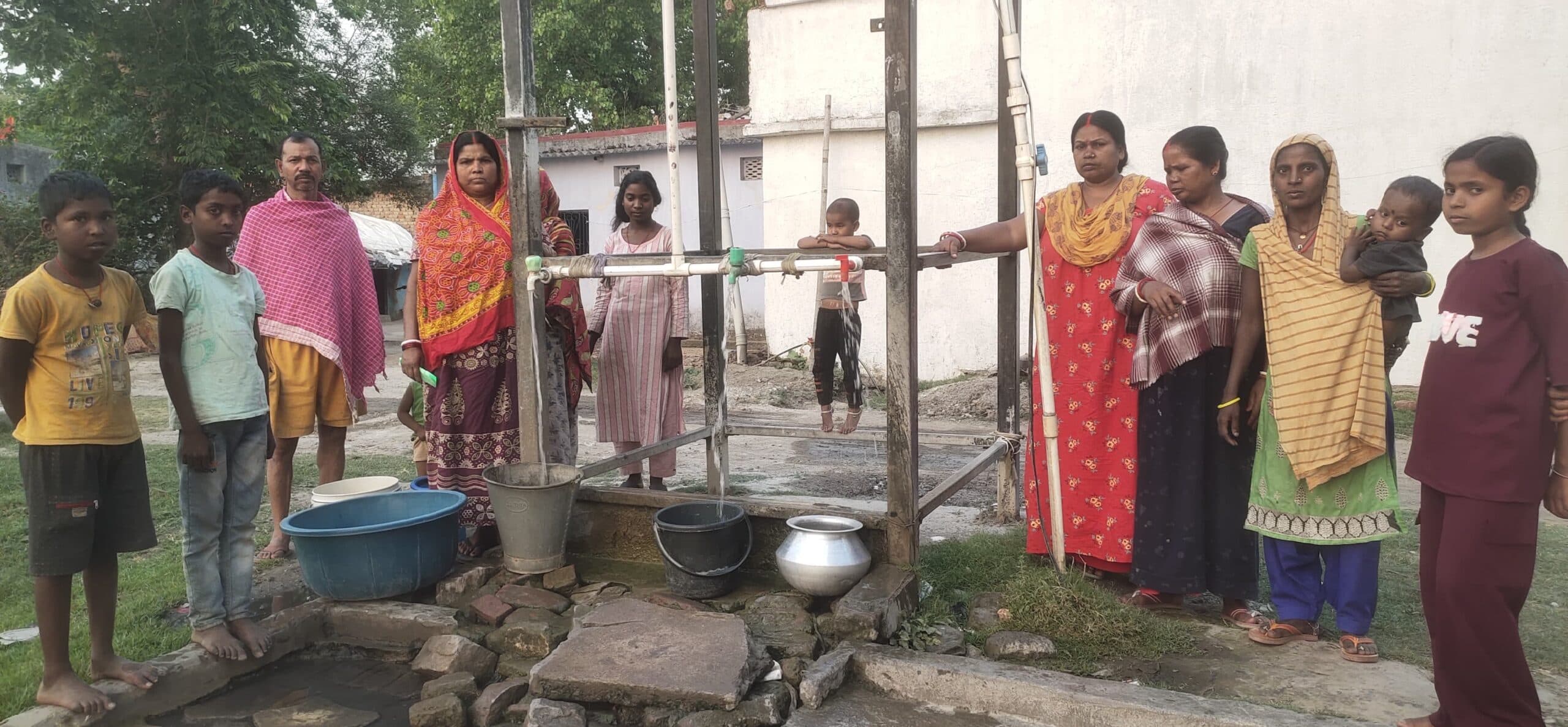 लाला धौड़ा में गहराया पेयजल संकट, पानी के लिए घंटों लग रही कतार