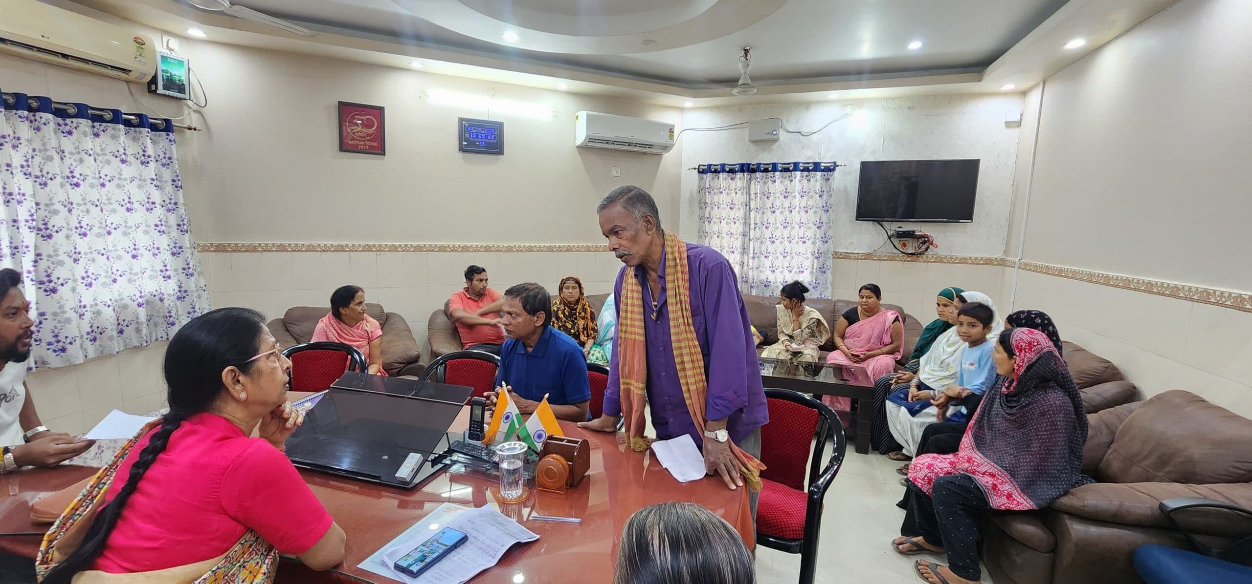 महापौर ने जनता दरबार में सुनी 37 जनसमस्या, निदान का दिया भरोसा