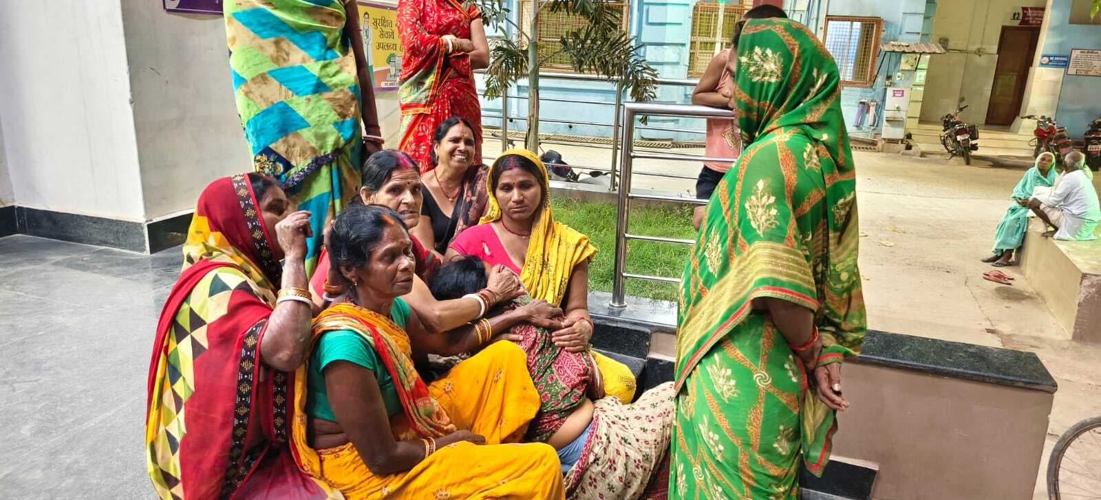 मजदूर पर गिरा जर्जर दीवार, इलाज के दौरान मौत