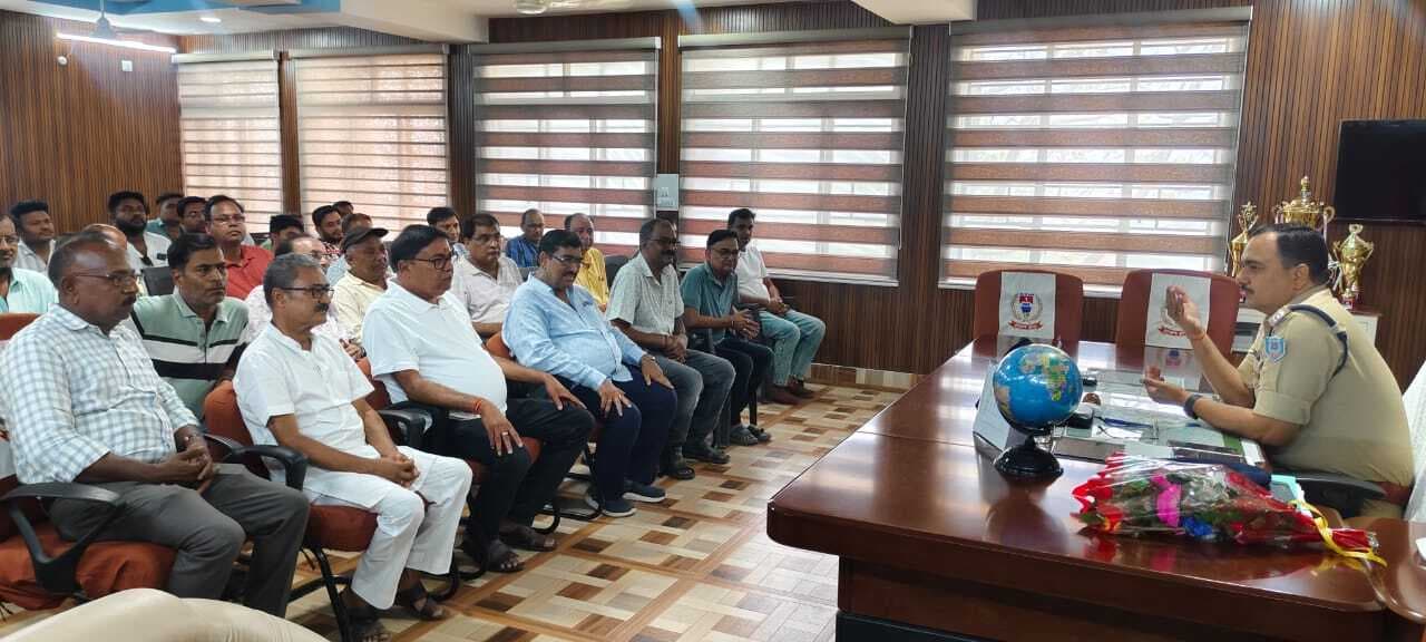 सभी दुकानों में सीसीटीवी कैमरा लगायें : एसपी