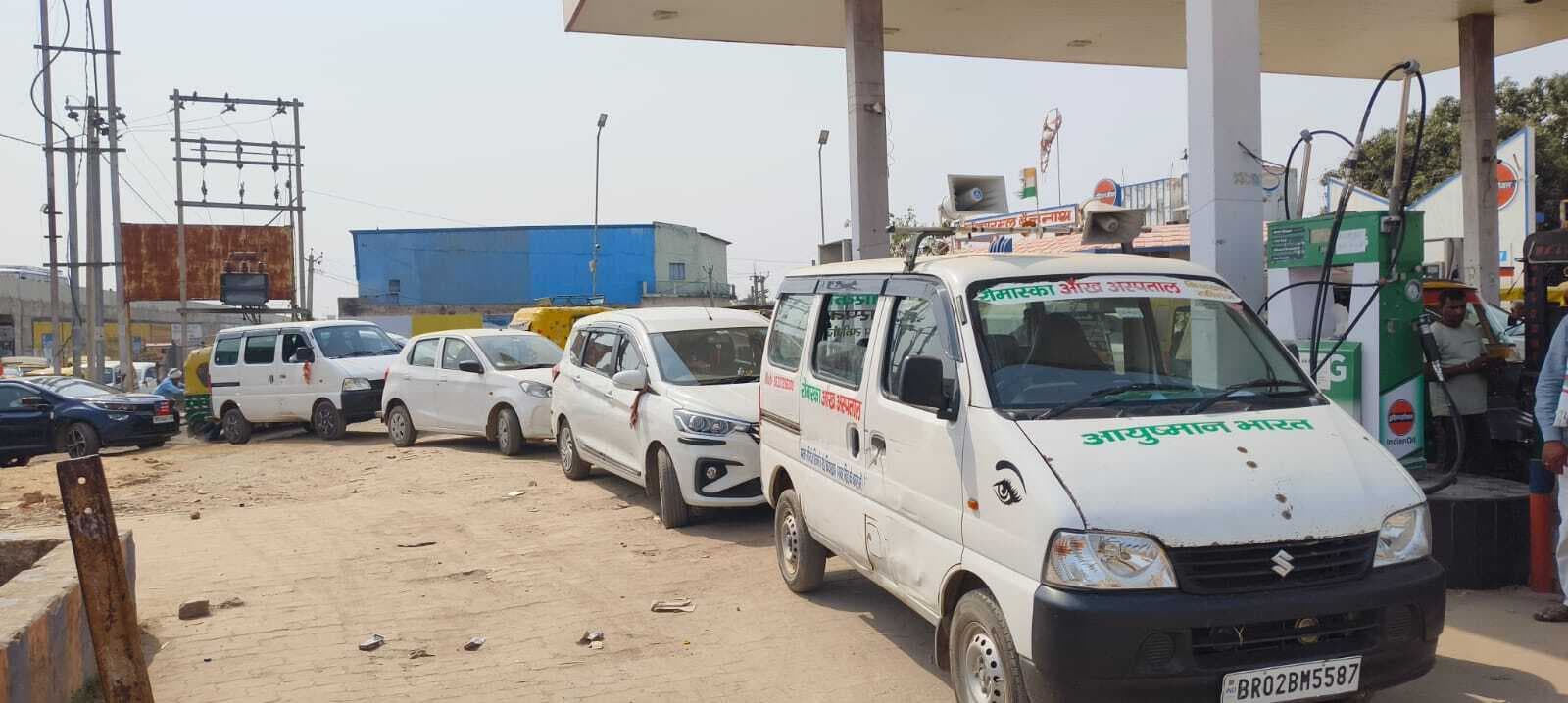 Aurangabad News : पेट्रोल पंपों पर मारामारी, सीएनजी स्टेशनों पर लंबी कतारें